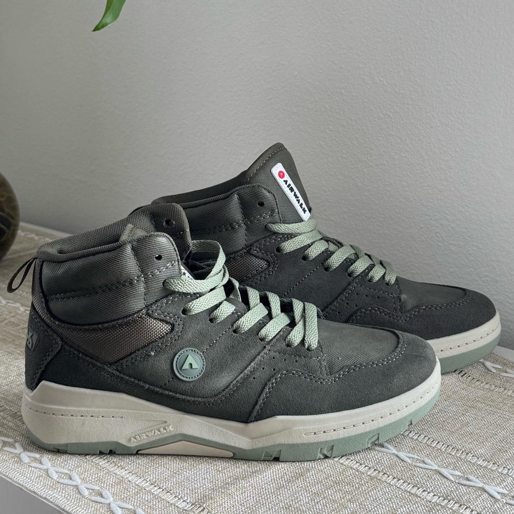 Airwalk Anchor Sneakers NWOT - Picture 2 of 8